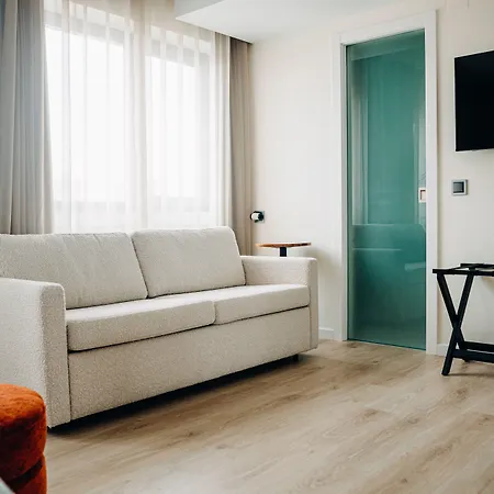 Next Level Premium 3*