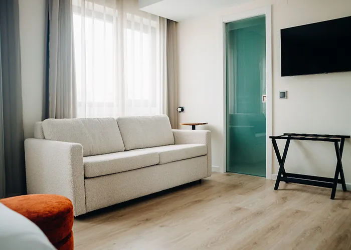 Next Level Premium 3*